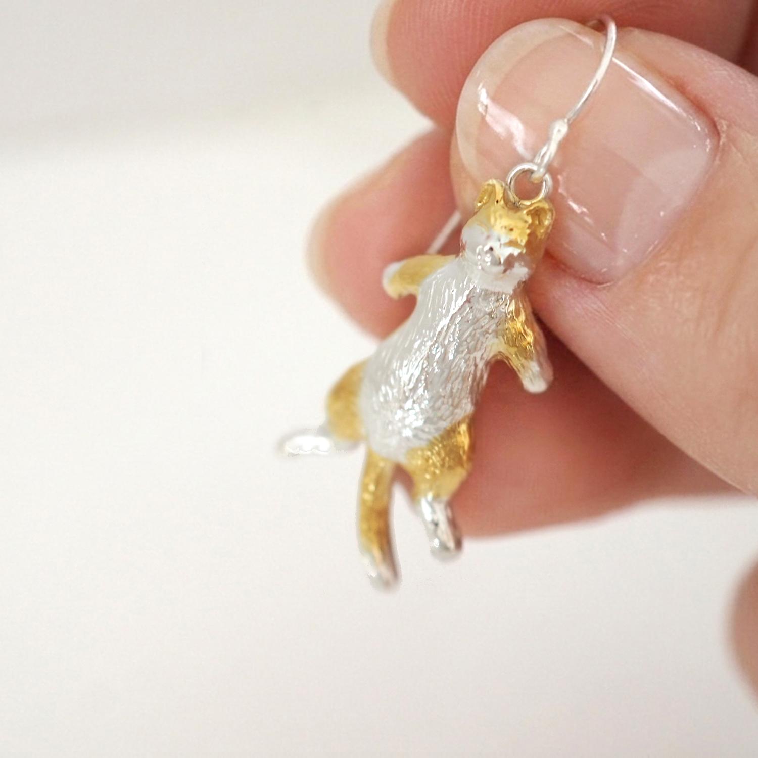 ぽっちゃり仰向け猫ピアス イヤリング | 4枚目